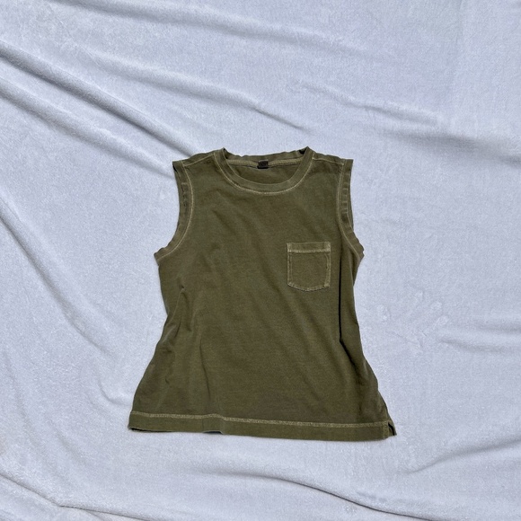 Olive/Army green pocket tank - Picture 1 of 2